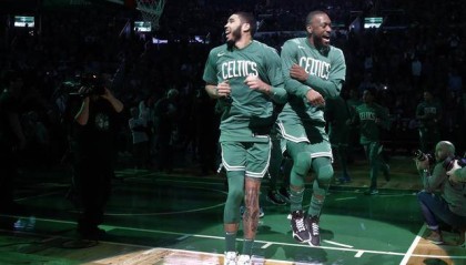  塔图姆35分绿军横扫猛龙  