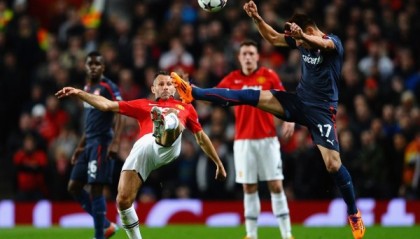  汉诺威96边路传中制胜，两翼齐飞掌控比赛节奏