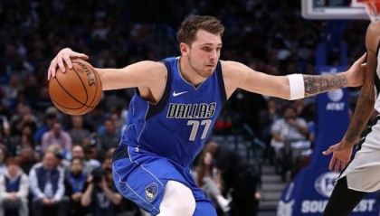  东契奇40+三双难救独行侠负灰熊  