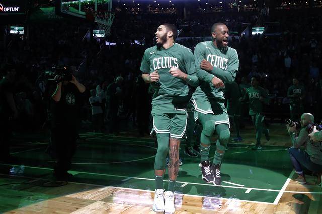  塔图姆35分绿军横扫猛龙  