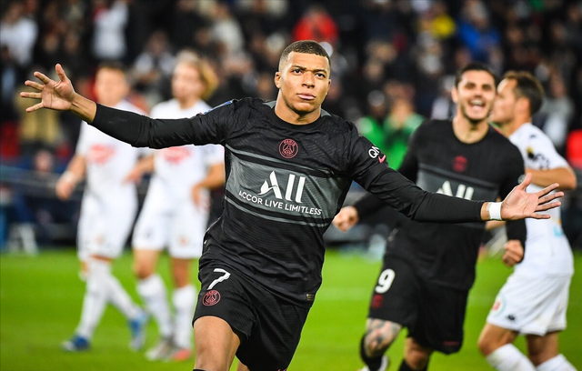  昂热主场惨遭逆转不敌巴黎青年军