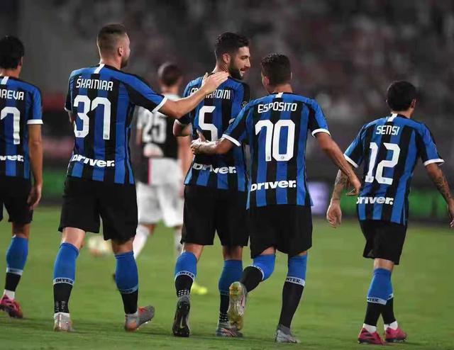  AC米兰主场三球大胜亚特兰大重返欧冠区  