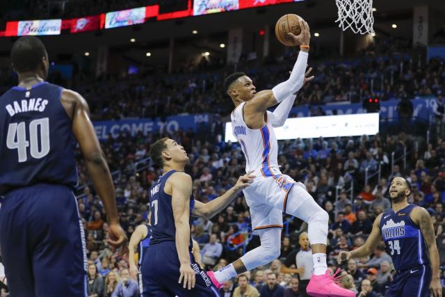  班凯罗首秀惊艳全场，魔术不敌活塞暴露防守短板